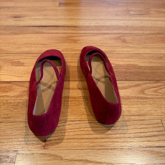 Madewell NWT The Greta Ballet Flat in Ruby Red Suede - Picture 2 of 3